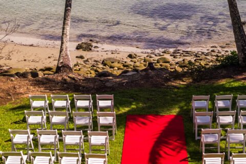 How to Save Money as a Wedding Guest