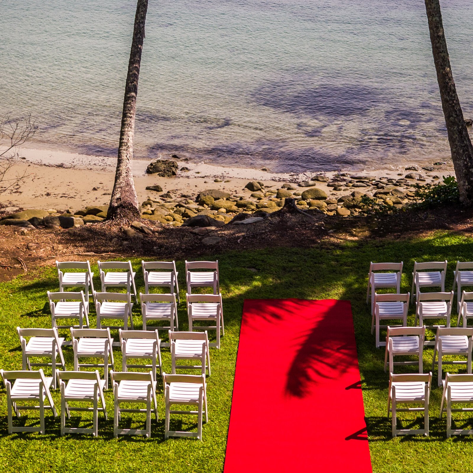 How to Save Money as a Wedding Guest