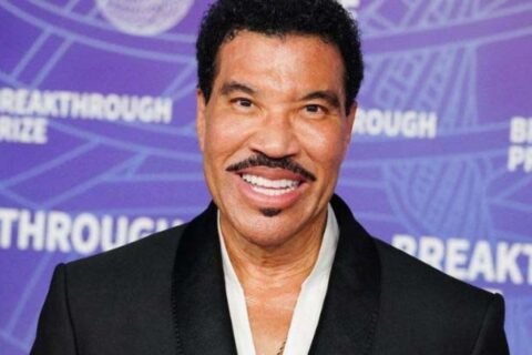 Lionel Richie back home after ICU scare
