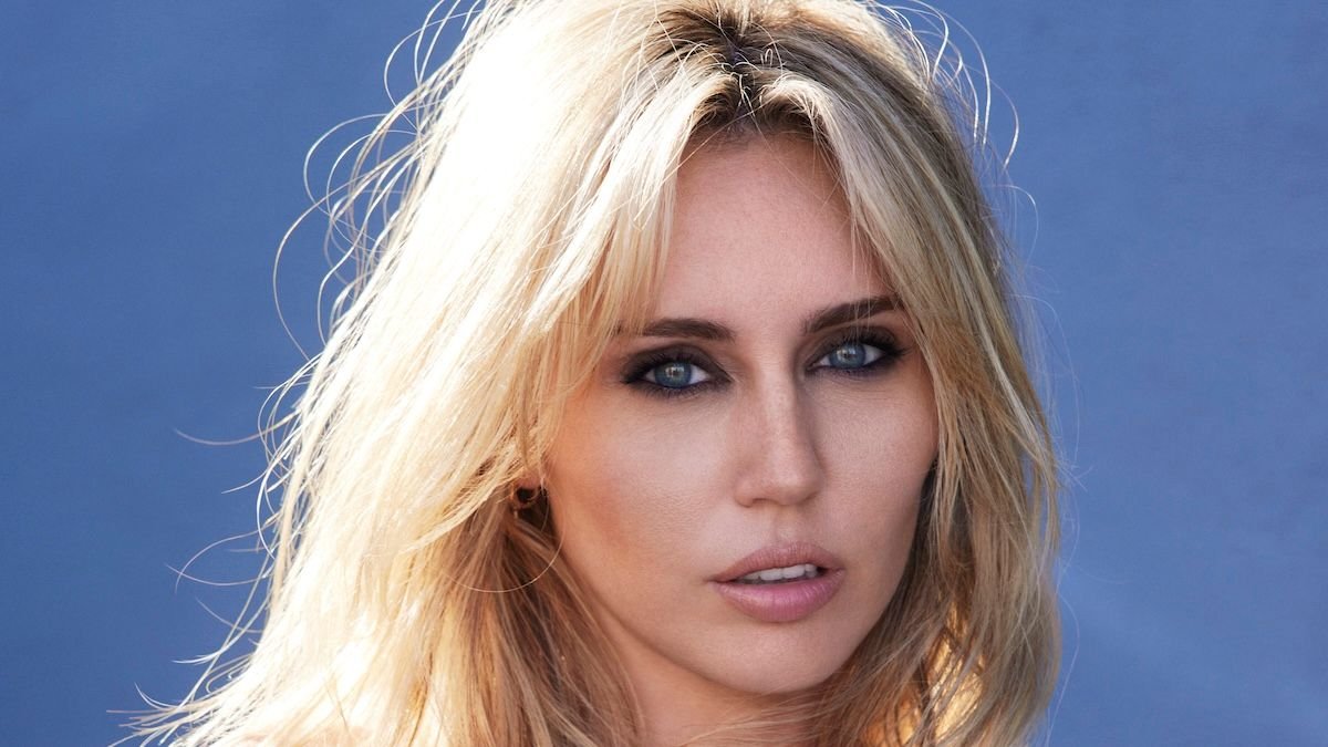 Bass Persuades Finds Miley Back on the Dance Floor, if Not Quite in Step: Review