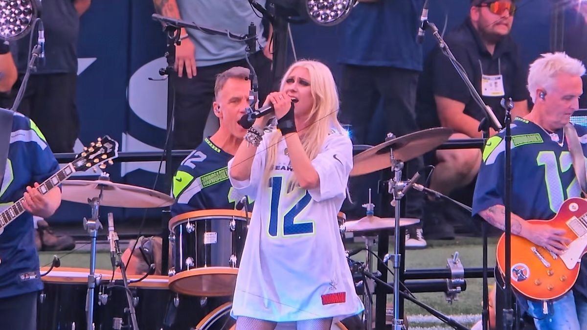 Viewers Angry at NBC for Not Airing Soundgarden’s NFL Halftime Performance