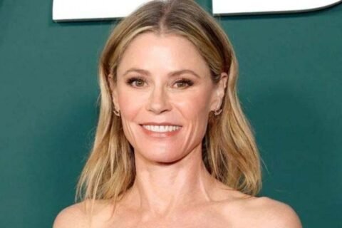 Julie Bowen gives peek insight 'Modern Family' cast's 'group chat'
