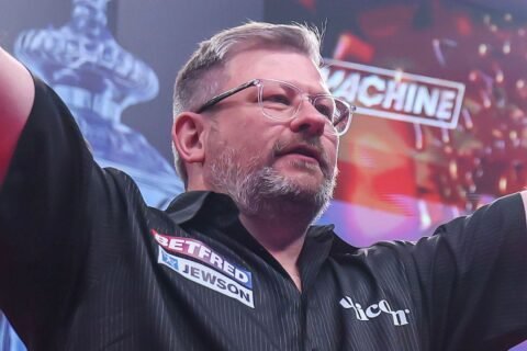 Wade and Aspinall make statement ahead of World Grand Prix semi-finals